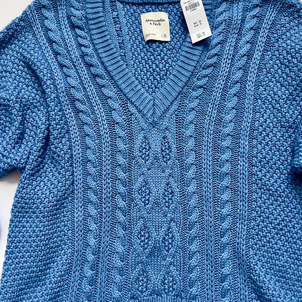 Abercrombie & Fitch sweater - Picture 2 of 4